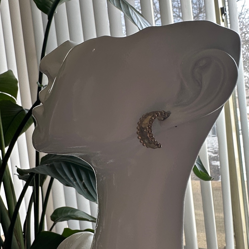 Vintage Finish Elegant Gold Hoop Earrings